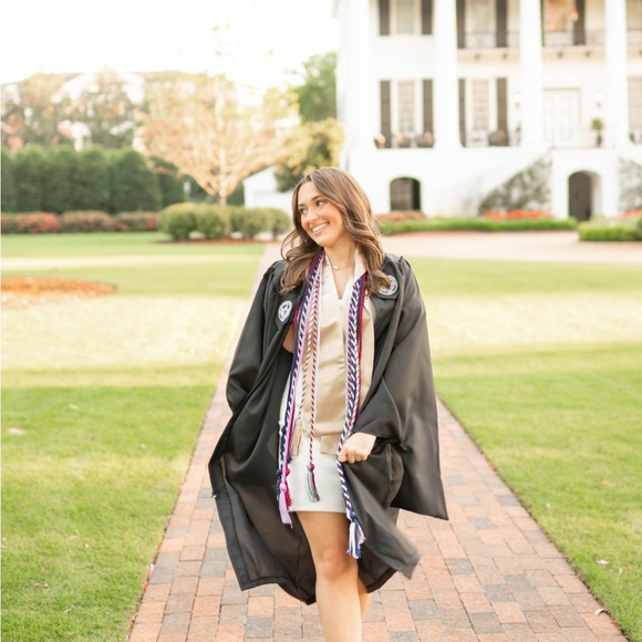 Meet your Posher, Natalie - Picture 4 of 4